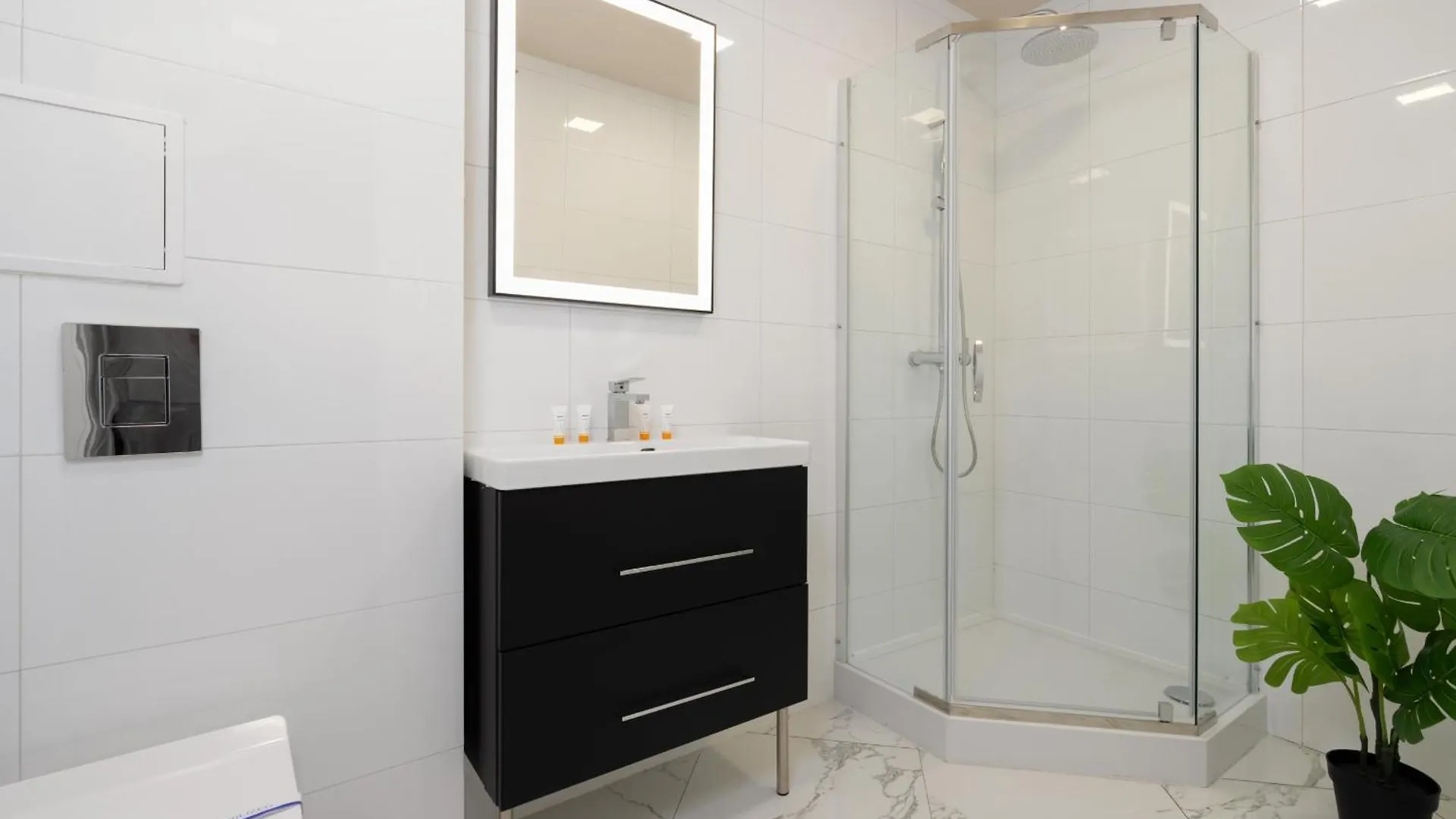 Underground Level Studio Close To The Market Square In Poznan By Noclegi Renters 0*,
