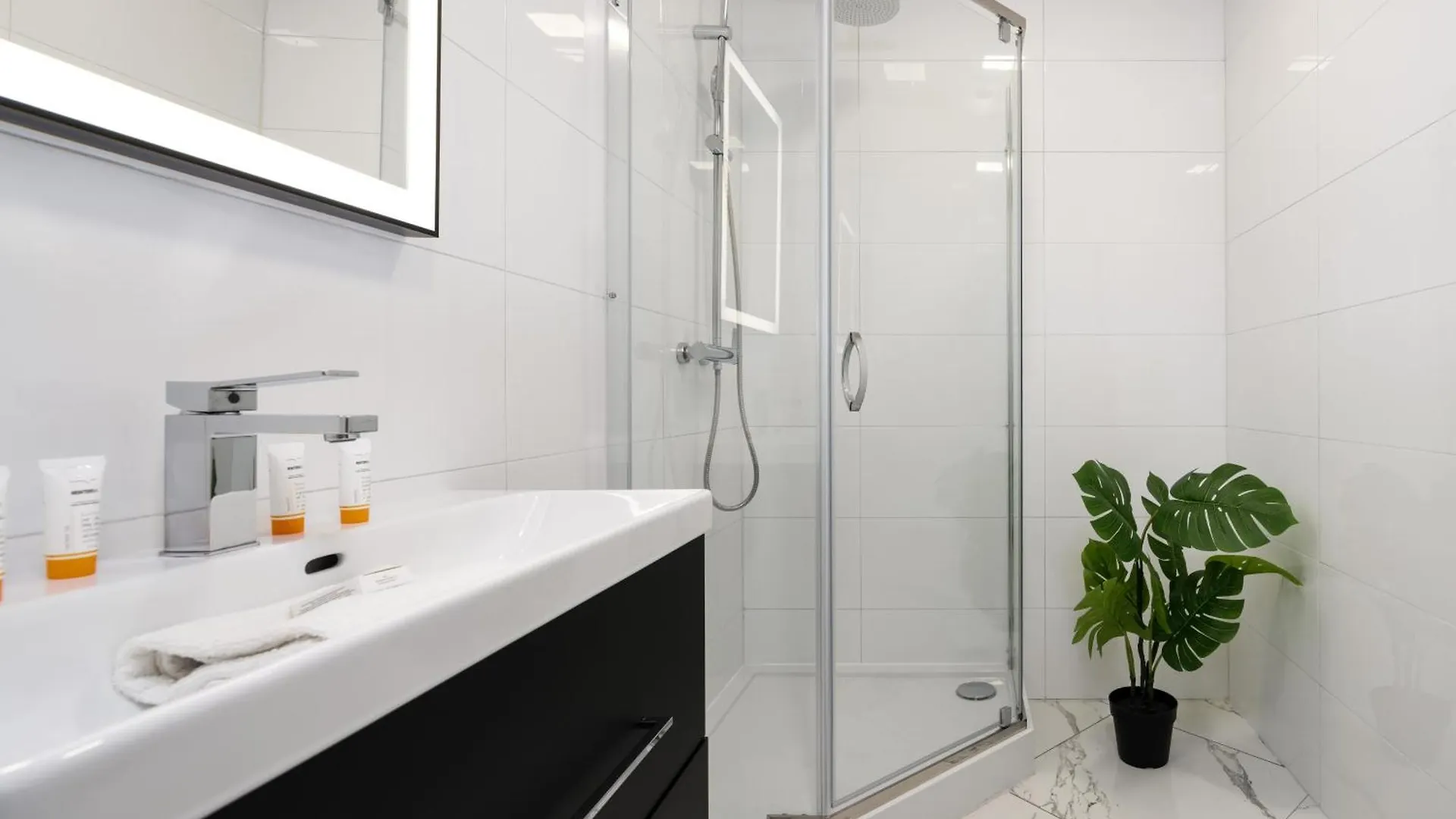 Apartment Underground Level Studio Close To The Market Square In Poznan By Noclegi Renters Poland
