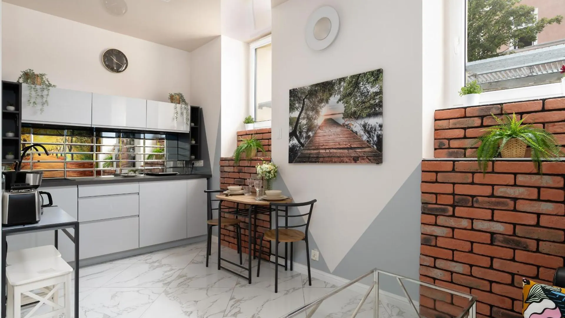 Apartment Underground Level Studio Close To The Market Square In Poznan By Noclegi Renters